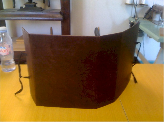 couverture de protection pour un livre du 17me sicle
